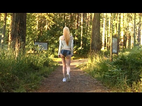 ❤️ Schöne Frau bewegt sich langsam, nicht nackt Video ❤ Fucking video bei de.pornpictureshq.ru ❌❤